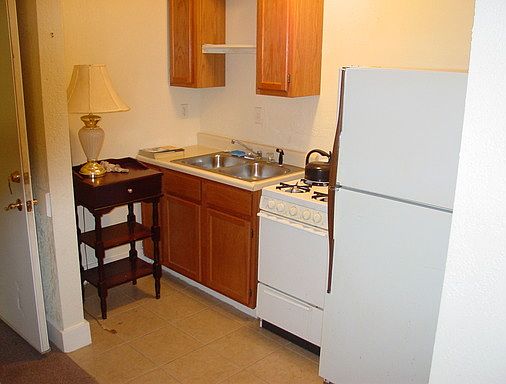 2nd image of 1122 Askew Ave APT 10