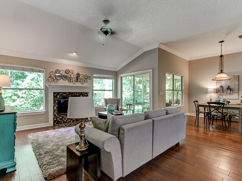 1st image of 112 Old Mill Ct