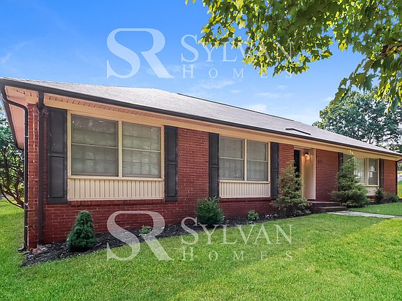 3rd image of 633 Colonial Dr