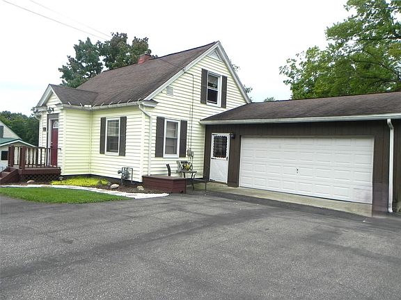 2nd image of 9365 Mercer Pike