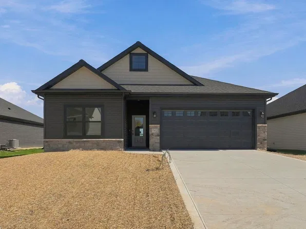 942 Arthur Heights Dr, Fort Wayne, IN 46818