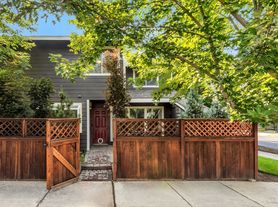111 NW Hawthorne Ave, Bend, OR