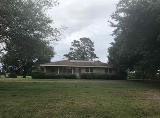 304 W Countryside Rd, Dillon, SC 29536