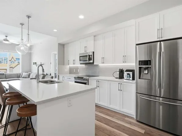8530 S 8a Ave SW #404, Calgary, AB T3H 6A7