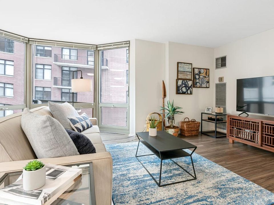 1st image of 120 E Delaware Pl #2912