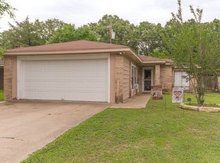 2608 Allen Forest Dr, Bryan, TX 77803