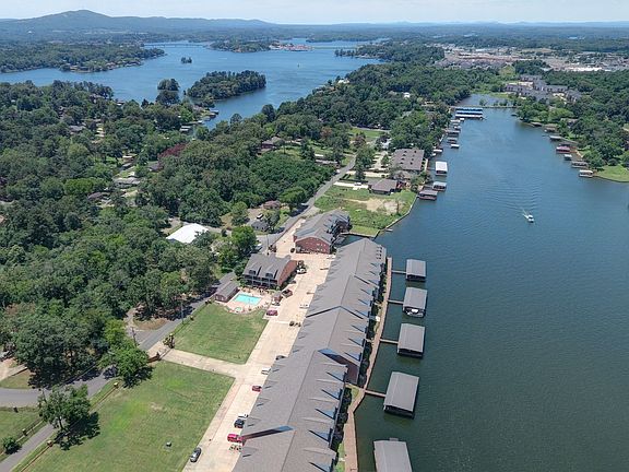 2nd image of 451 Lakeland Dr