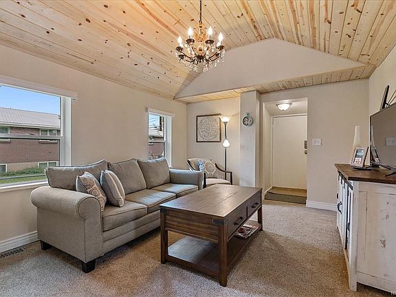 2nd image of 1465 W Byers Pl