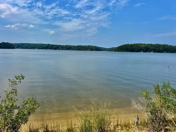 2 Hinton Farm Ln, Heathsville, VA 22473