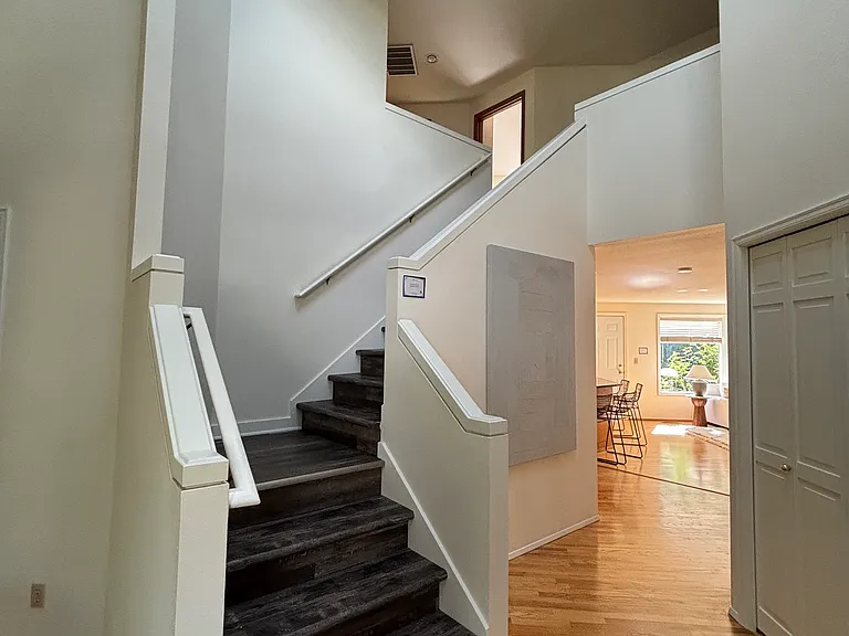 26057 SE 38th St — Photo 6