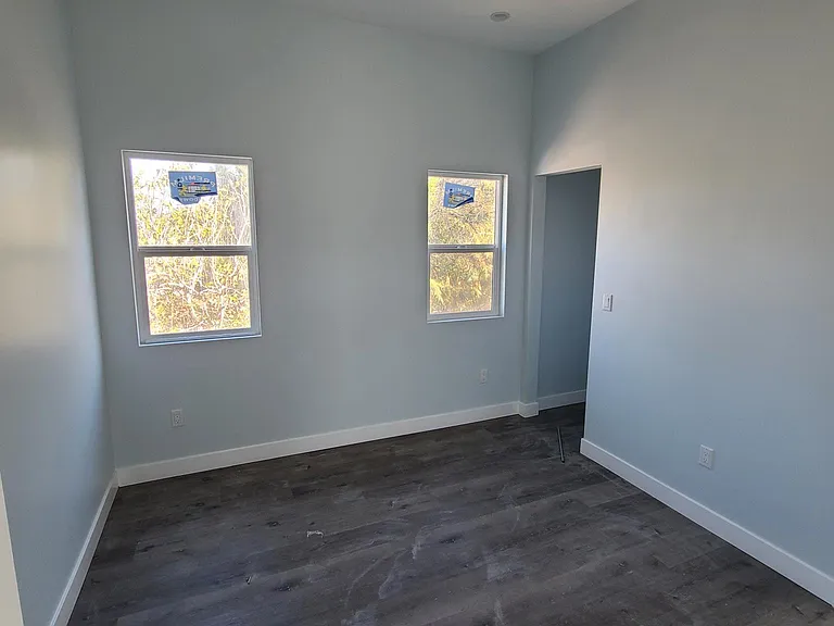 23926 Haynes St — Photo 4
