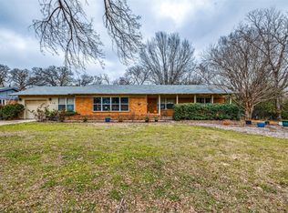 210 Varsity Cir, Arlington, TX 76013