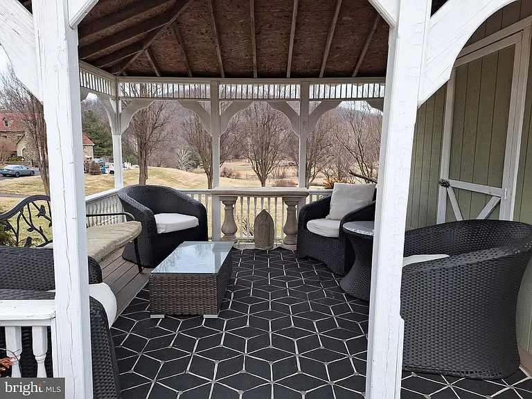 2254 Winchester Rd — Photo 43