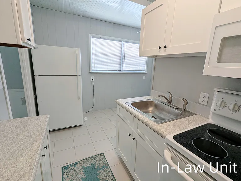 6543 Celeste Ln — Photo 13