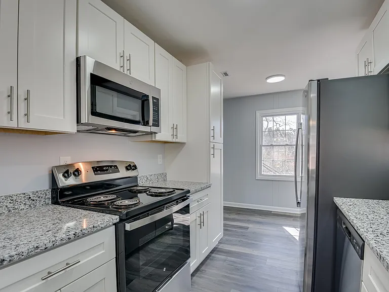 1709 Forest Creek Ct — Photo 10