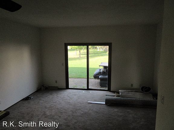3rd image of 2821 Woodlane Dr