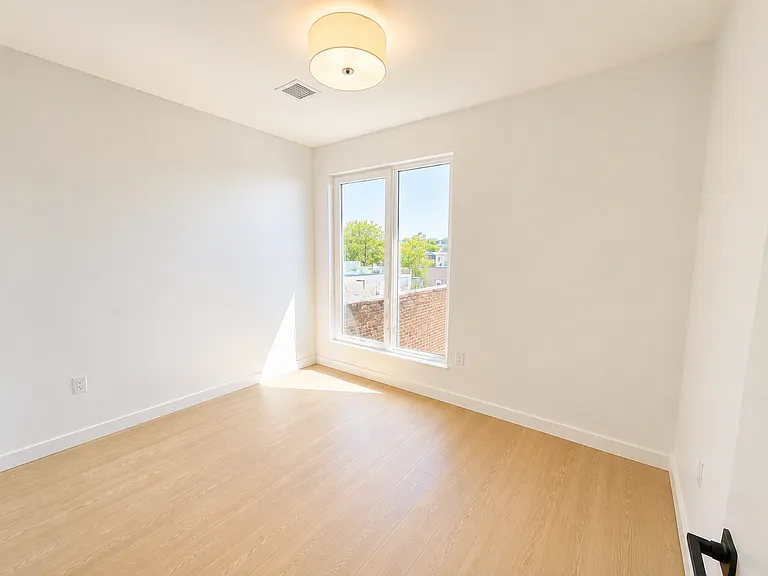 74 Webster St #1AA — Photo 6