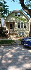 1910 W Fletcher St, Chicago, IL, 60657
