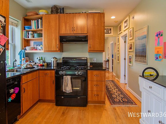3rd image of 2920 W Schubert Ave #2