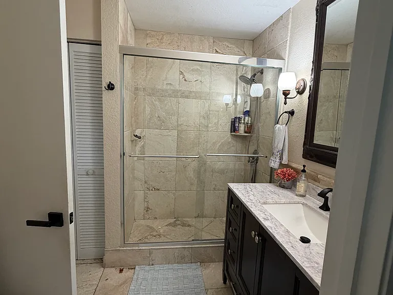 9727 Sunny Isles Cir — Photo 4