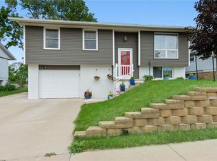 2904 33rd Ave SW, Cedar Rapids, IA 52404