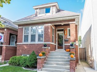 3318 N Ridgeway Ave, Chicago, IL 60618