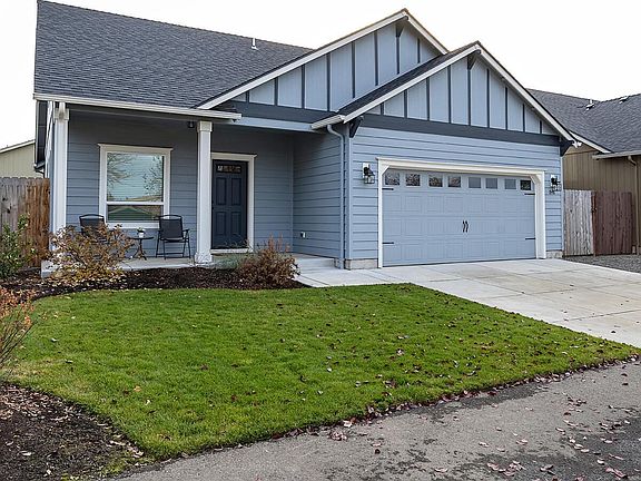 2nd image of 848 Nicholas Lee Dr