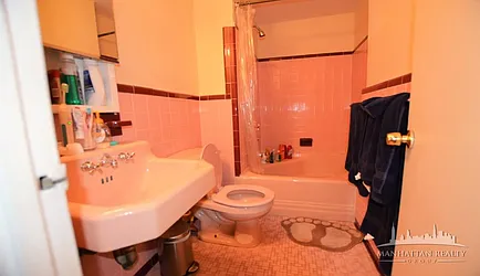 Rented by Manhattan Realty Group