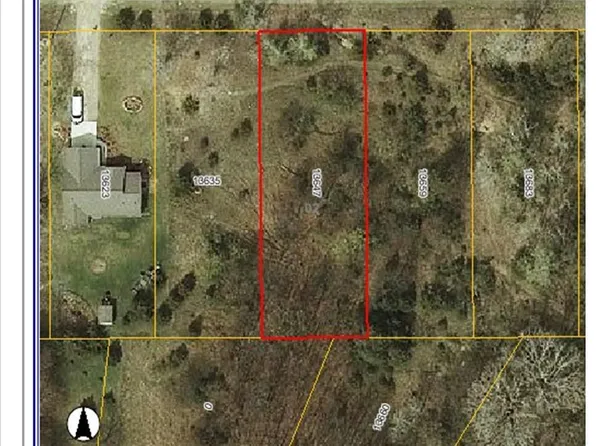13647 Northmoor Dr, Cement City, MI 49233