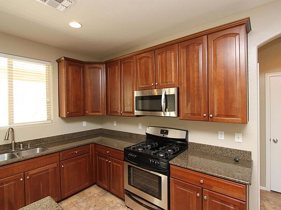 4th image of 42404 W Avella Dr