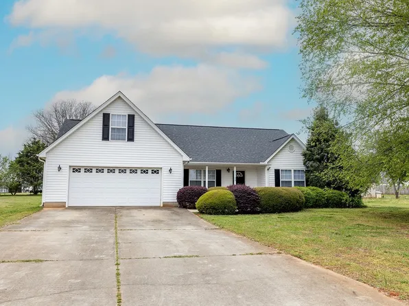 210 Cherry Blossom Ct, Duncan, SC 29334