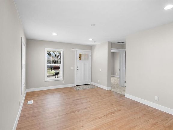 4th image of 2726 N 21st Pl