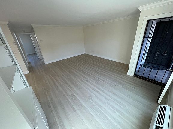 5th image of 4451 35th St APT 3
