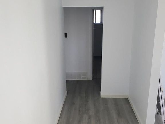 2nd image of 1303 Anita St