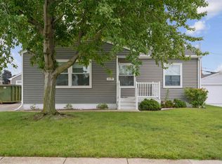 5518 Sharon Ln NW, Cedar Rapids, IA 52405