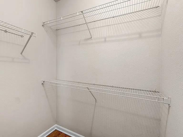 702 Beachfront Dr — Photo 15