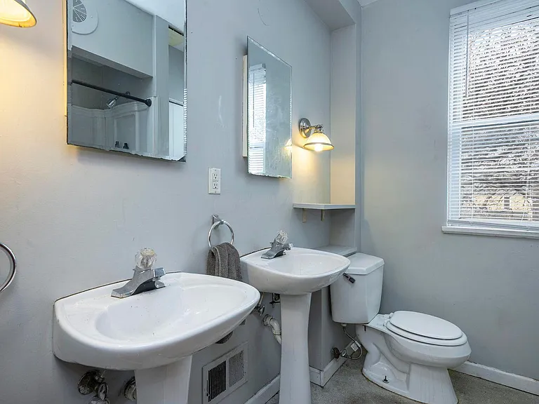 400 E Oakland Ave — Photo 23