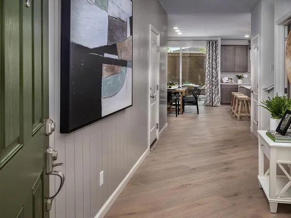 2010 Peony St, Hollister, CA 95023