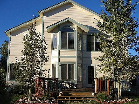 Enjoy sumer BBQ's on the back deck!