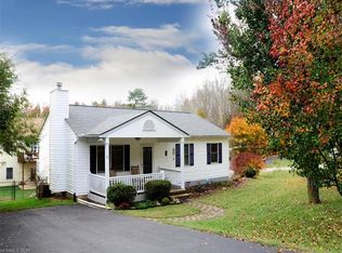 16 Ashwood Dr, Asheville, NC 28803