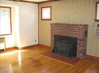1431 Gardiner Dr, Bay Shore, NY 11706