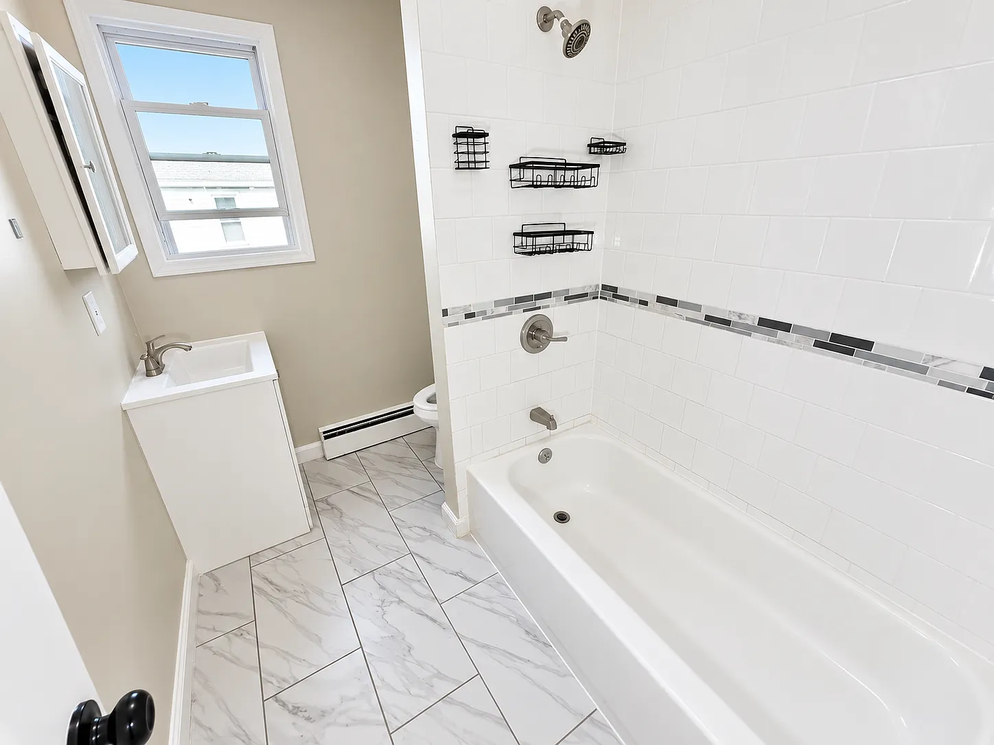 469 Irvine Turner Blvd — Photo 3