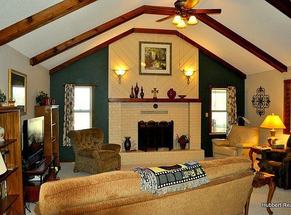 Large vaulted living room...