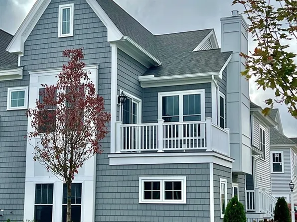 19 Trumpet Vine Ln, Plymouth, MA 02360