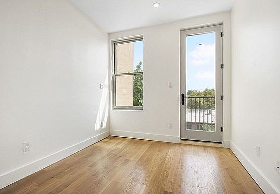 5th image of 920 Myrtle Ave #Aa6