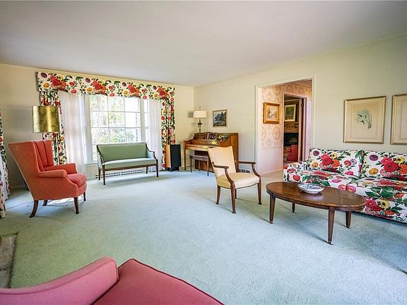 4th image of 32975 Creekside Dr
