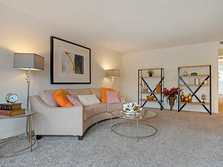 Lakeshore Landing Apartments — Photo 3