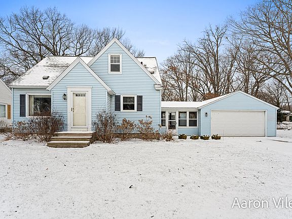 2nd image of 119 Vanderveen Ave