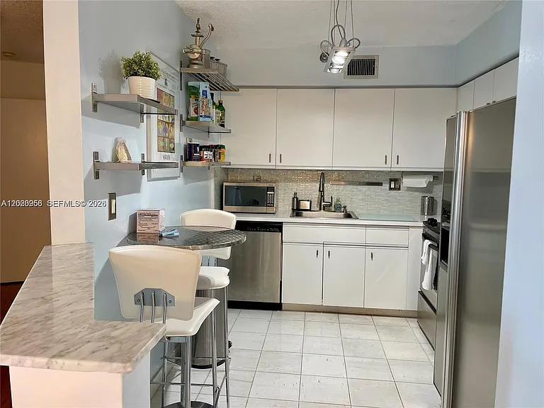 3400 NE 192nd St #1410 — Photo 7