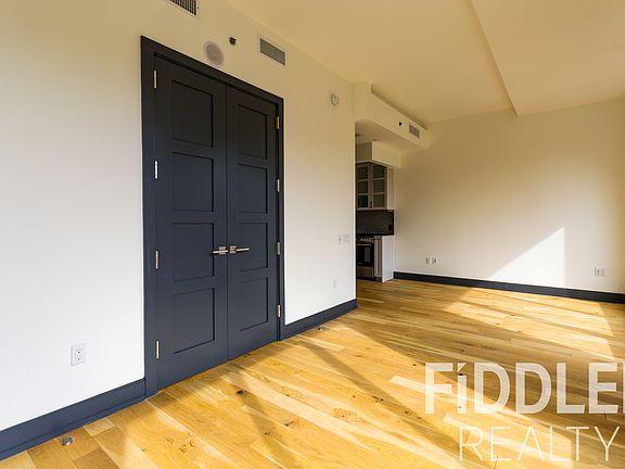 5th image of 10 Montieth St APT 464